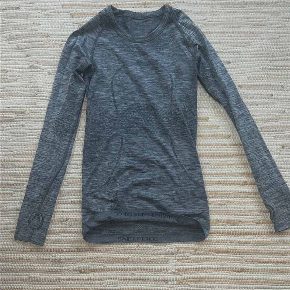 HEATHER GREY SWIFTY TECH LONG SLEEVE SIZE 4 LULULEMON